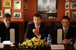 Direktor SiOL-a Tomaž Berginc ob predstavitvi storitve. Ko bo na voljo domačim uporabnikom ga verjetno ne bo več na SiOL-u.
